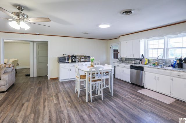 1763 Dogtown Rd, Benton, KY 42025