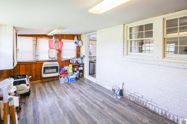 1763 Dogtown Rd, Benton, KY 42025