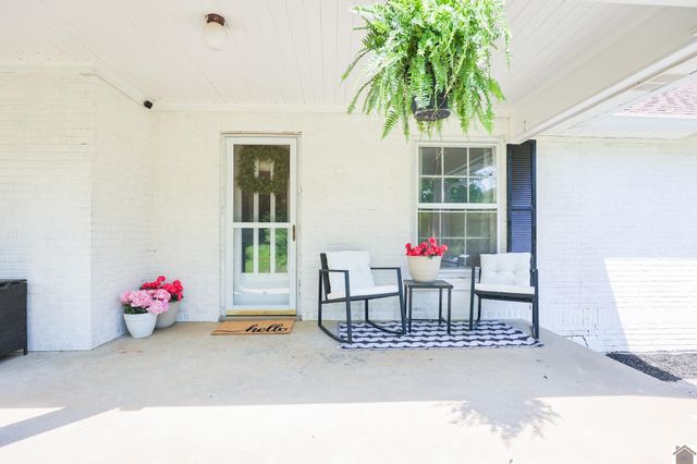 1763 Dogtown Rd, Benton, KY 42025