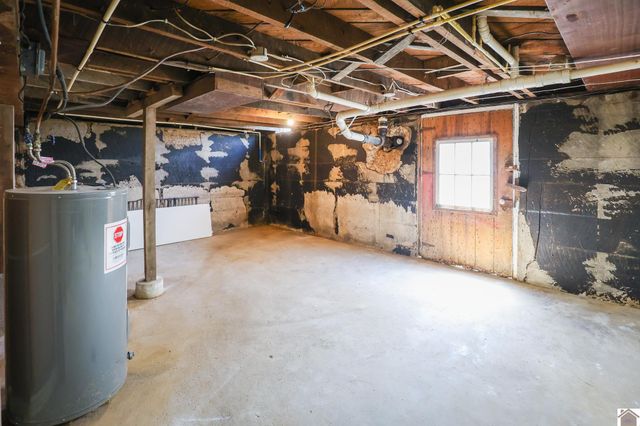 1763 Dogtown Rd, Benton, KY 42025