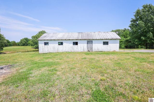 1763 Dogtown Rd, Benton, KY 42025