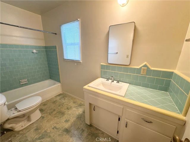 1042 W 7th, San Pedro, CA 90731