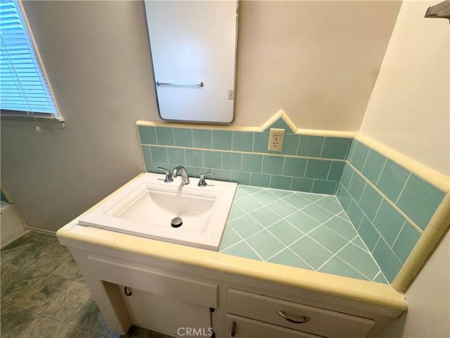 1042 W 7th, San Pedro, CA 90731