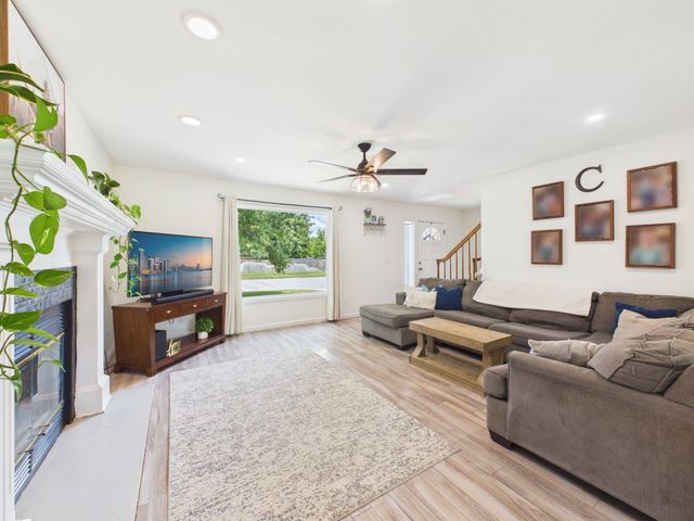 1309 N Manchester St, Wichita, KS 67212