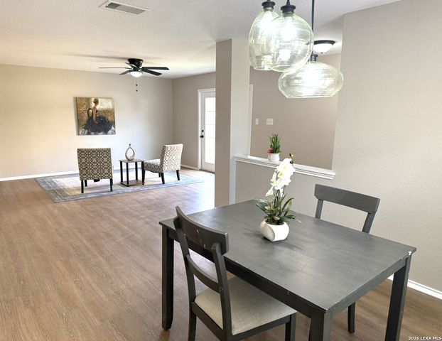 608 ROOSEVELT DR, Seguin, TX 78155