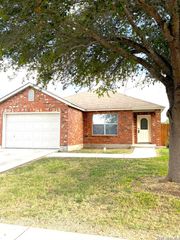 608 ROOSEVELT DR, Seguin, TX 78155