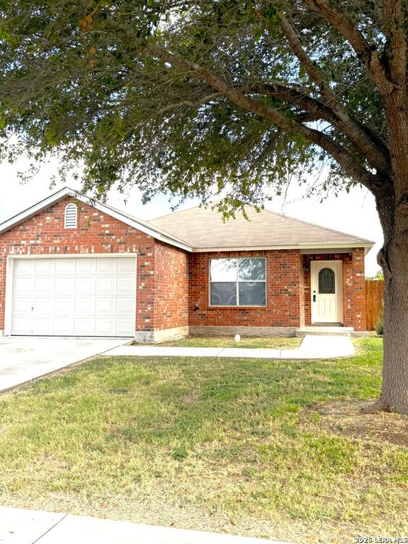 608 ROOSEVELT DR, Seguin, TX 78155