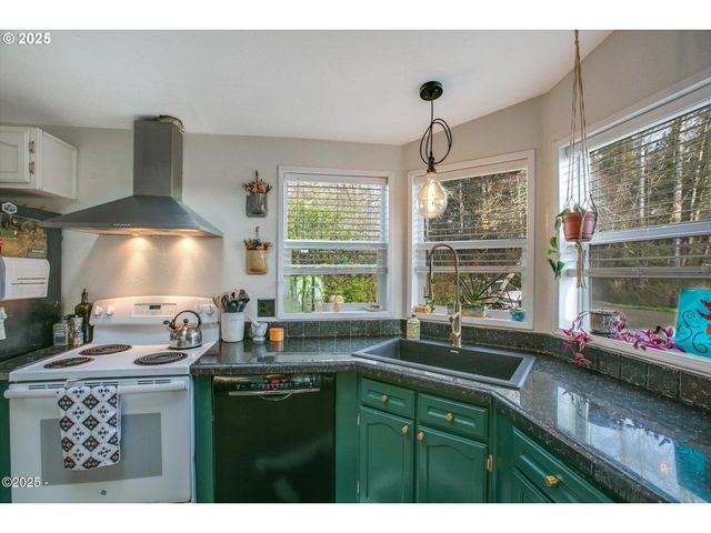 1346 Sw 63RD St, Lincoln City, OR 97367