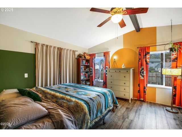 1346 Sw 63RD St, Lincoln City, OR 97367