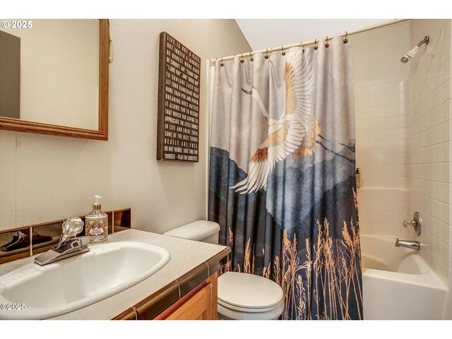 1346 Sw 63RD St, Lincoln City, OR 97367