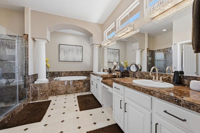 1570 Danbrook Dr, Sacramento, CA 95835