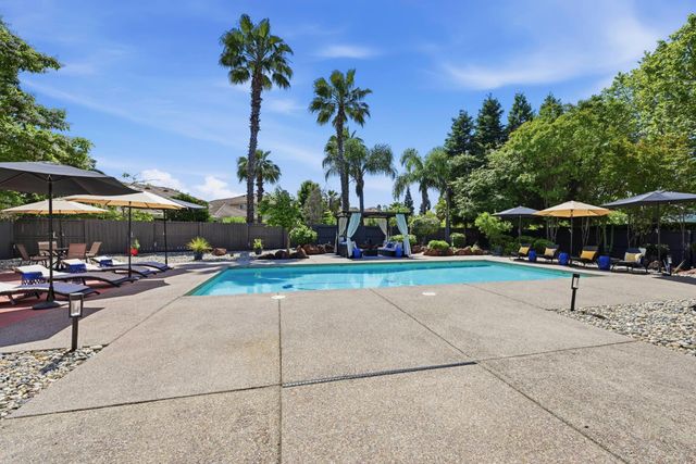 1570 Danbrook Dr, Sacramento, CA 95835