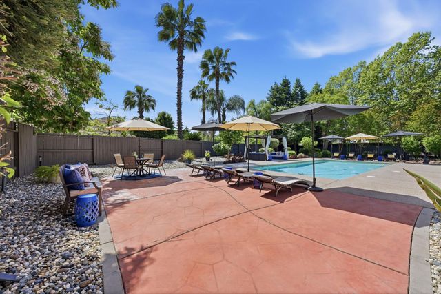 1570 Danbrook Dr, Sacramento, CA 95835