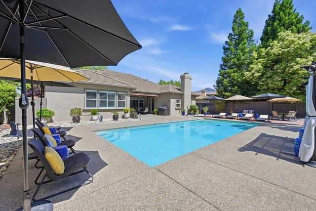 1570 Danbrook Dr, Sacramento, CA 95835