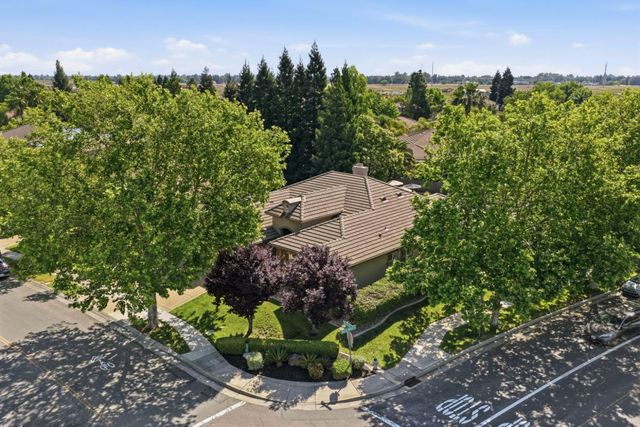 1570 Danbrook Dr, Sacramento, CA 95835