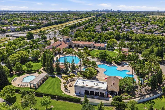 1570 Danbrook Dr, Sacramento, CA 95835
