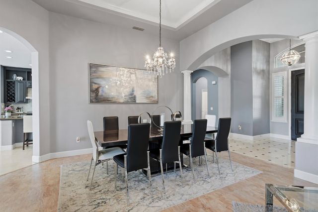 1570 Danbrook Dr, Sacramento, CA 95835