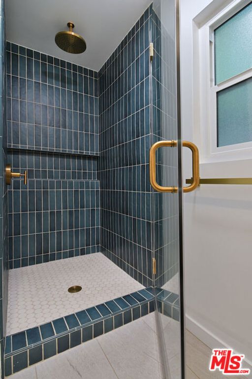 Image 28 of property listing at 15170 Encanto Drive, Sherman Oaks, CA 91403