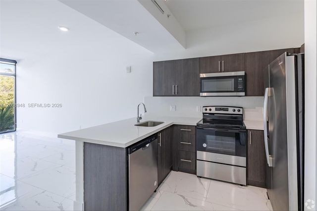 1 Curtiss Pkwy 219, Miami Springs, FL 33166