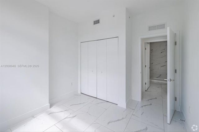 1 Curtiss Pkwy 219, Miami Springs, FL 33166