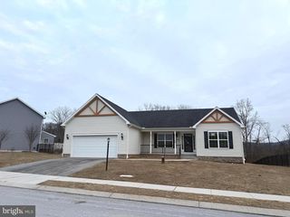 104 CLOVER RUN, Abbottstown, PA 17301