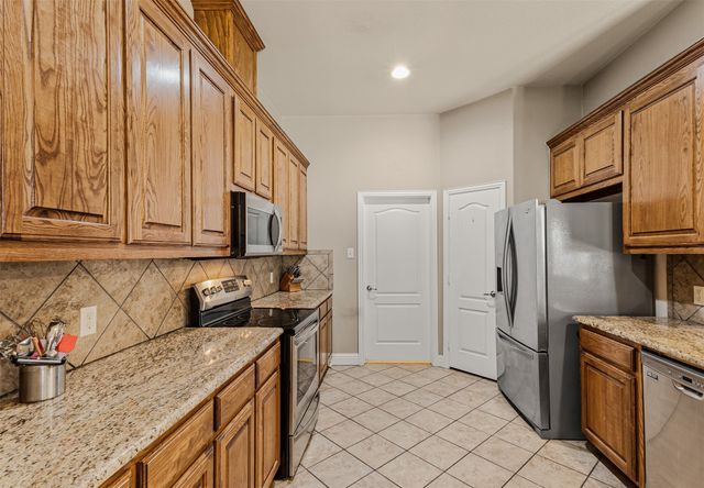 8552 Lake Springs Trail, Fort Worth, TX 76053