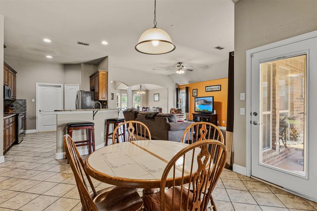 8552 Lake Springs Trail, Fort Worth, TX 76053