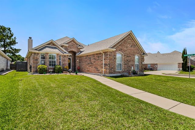 8552 Lake Springs Trail, Fort Worth, TX 76053