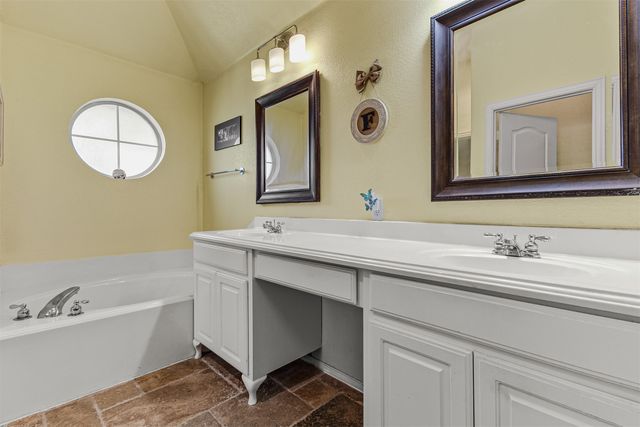 8552 Lake Springs Trail, Fort Worth, TX 76053