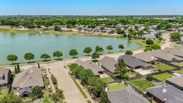 8552 Lake Springs Trail, Fort Worth, TX 76053
