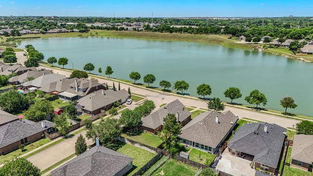 8552 Lake Springs Trail, Fort Worth, TX 76053