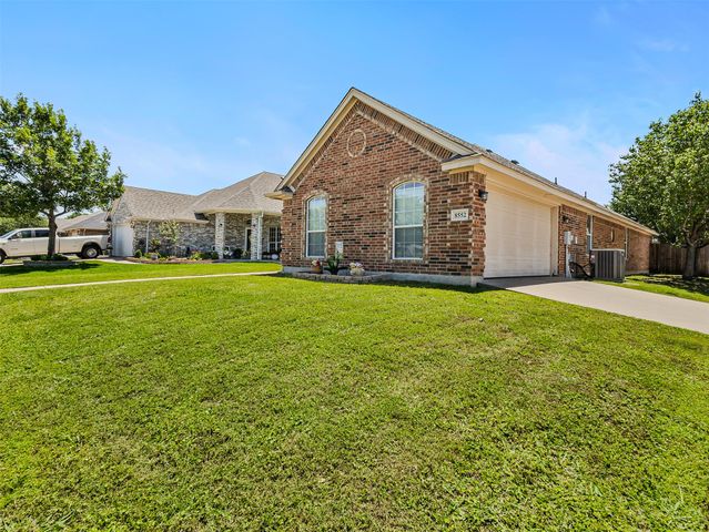 8552 Lake Springs Trail, Fort Worth, TX 76053