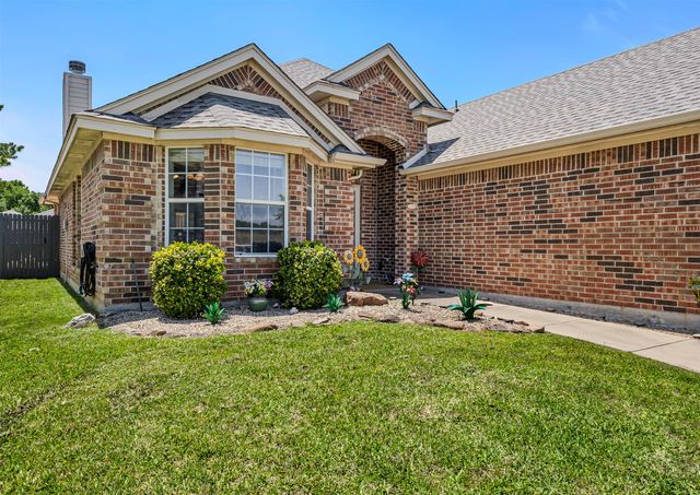 8552 Lake Springs Trail, Fort Worth, TX 76053