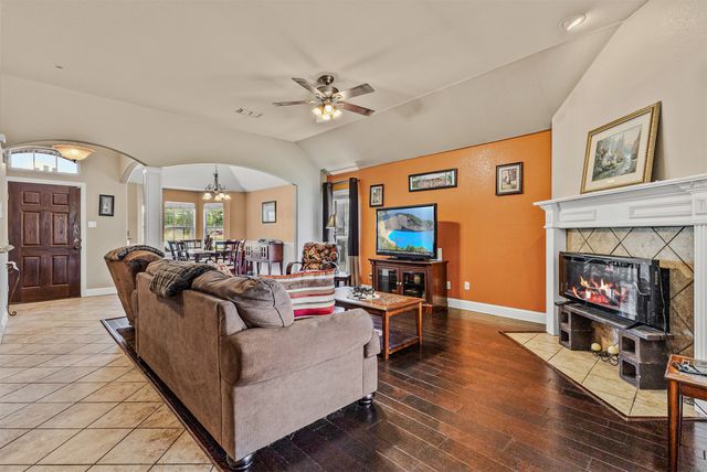 8552 Lake Springs Trail, Fort Worth, TX 76053
