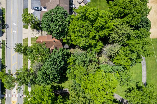 1060 Deerfield Road, Deerfield, IL 60015