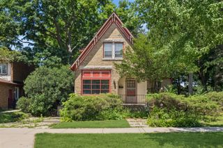 1060 Deerfield Road, Deerfield, IL 60015