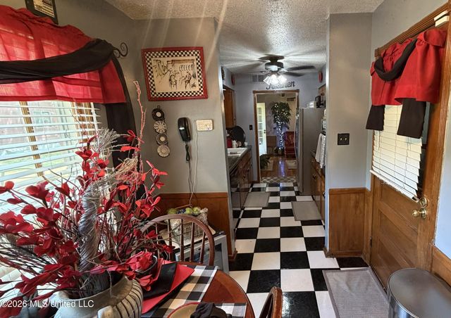 8576 W Cedar Circle, Southaven, MS 38671