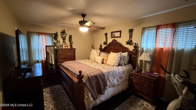 8576 W Cedar Circle, Southaven, MS 38671