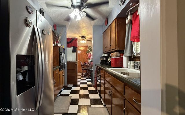8576 W Cedar Circle, Southaven, MS 38671