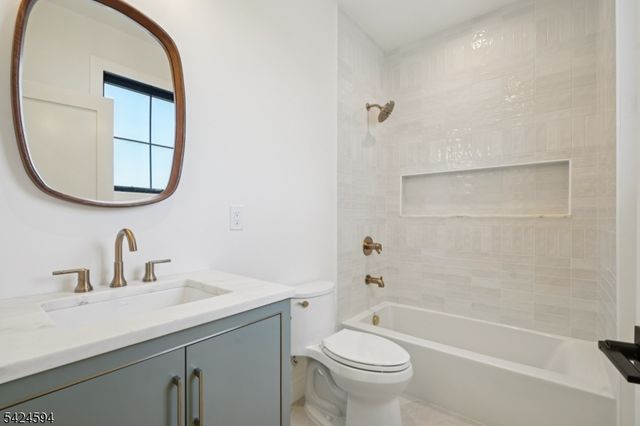 62 Albright Cir, Madison Boro, NJ 07940