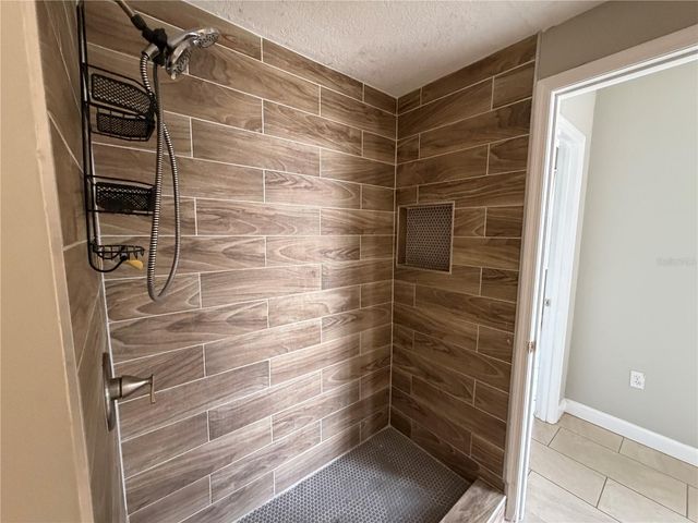 2829 MIDDLETON CIRCLE, Kissimmee, FL 34743