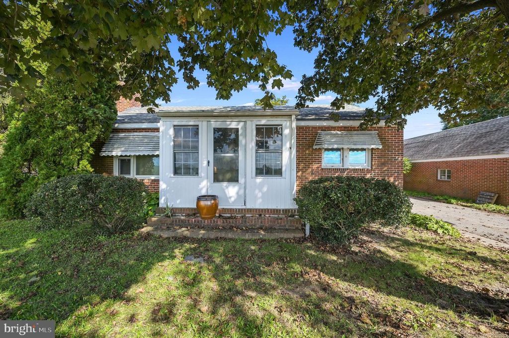 32 BELL ST, Dover, DE 19901