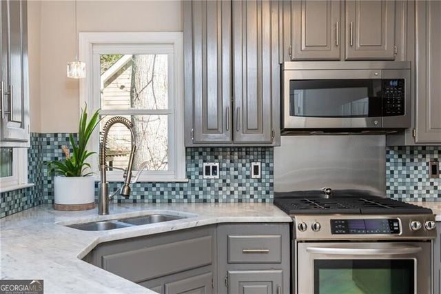 11190 Surrey Park Trail, Johns Creek, GA 30097