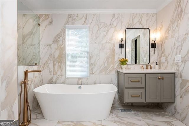 11190 Surrey Park Trail, Johns Creek, GA 30097