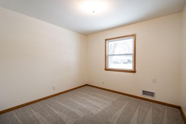 3401 W Wanda AVENUE, Milwaukee, WI 53221