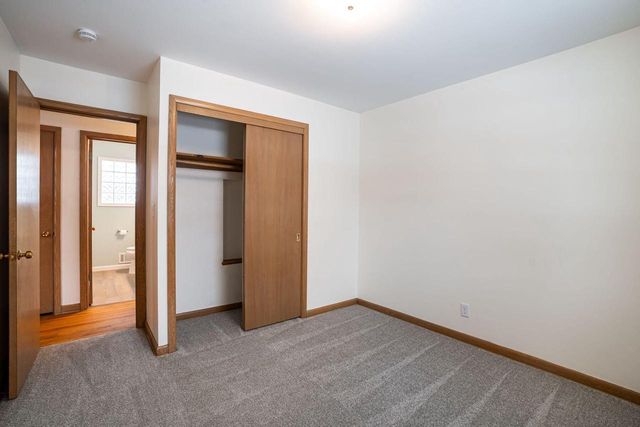 3401 W Wanda AVENUE, Milwaukee, WI 53221