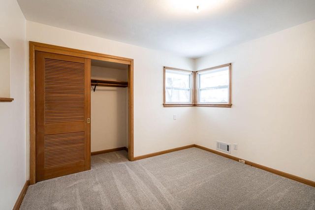 3401 W Wanda AVENUE, Milwaukee, WI 53221