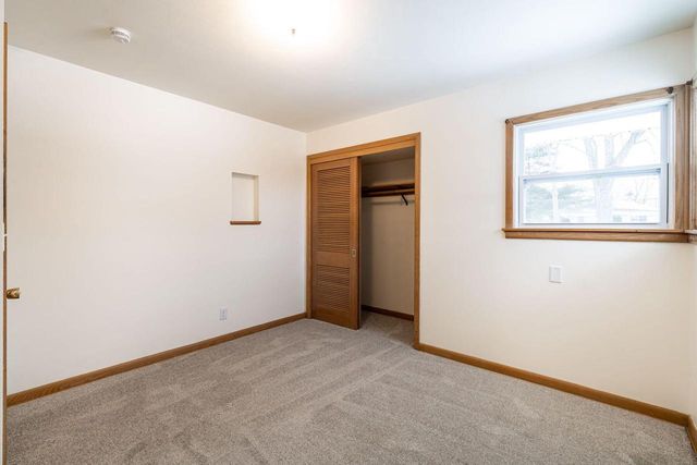 3401 W Wanda AVENUE, Milwaukee, WI 53221