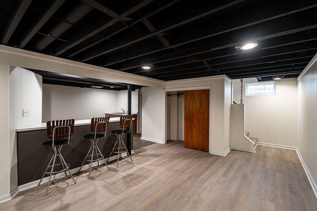 3401 W Wanda AVENUE, Milwaukee, WI 53221