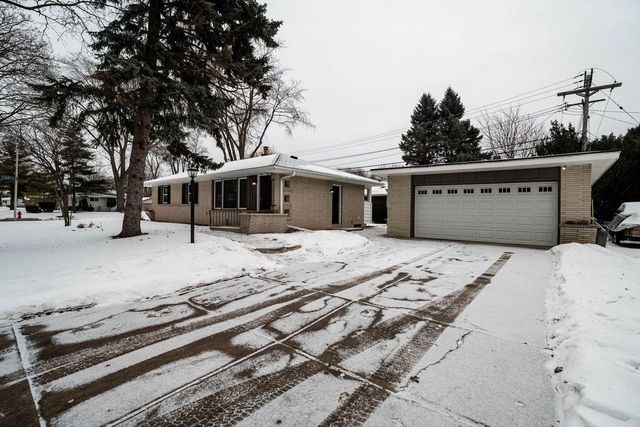 3401 W Wanda AVENUE, Milwaukee, WI 53221